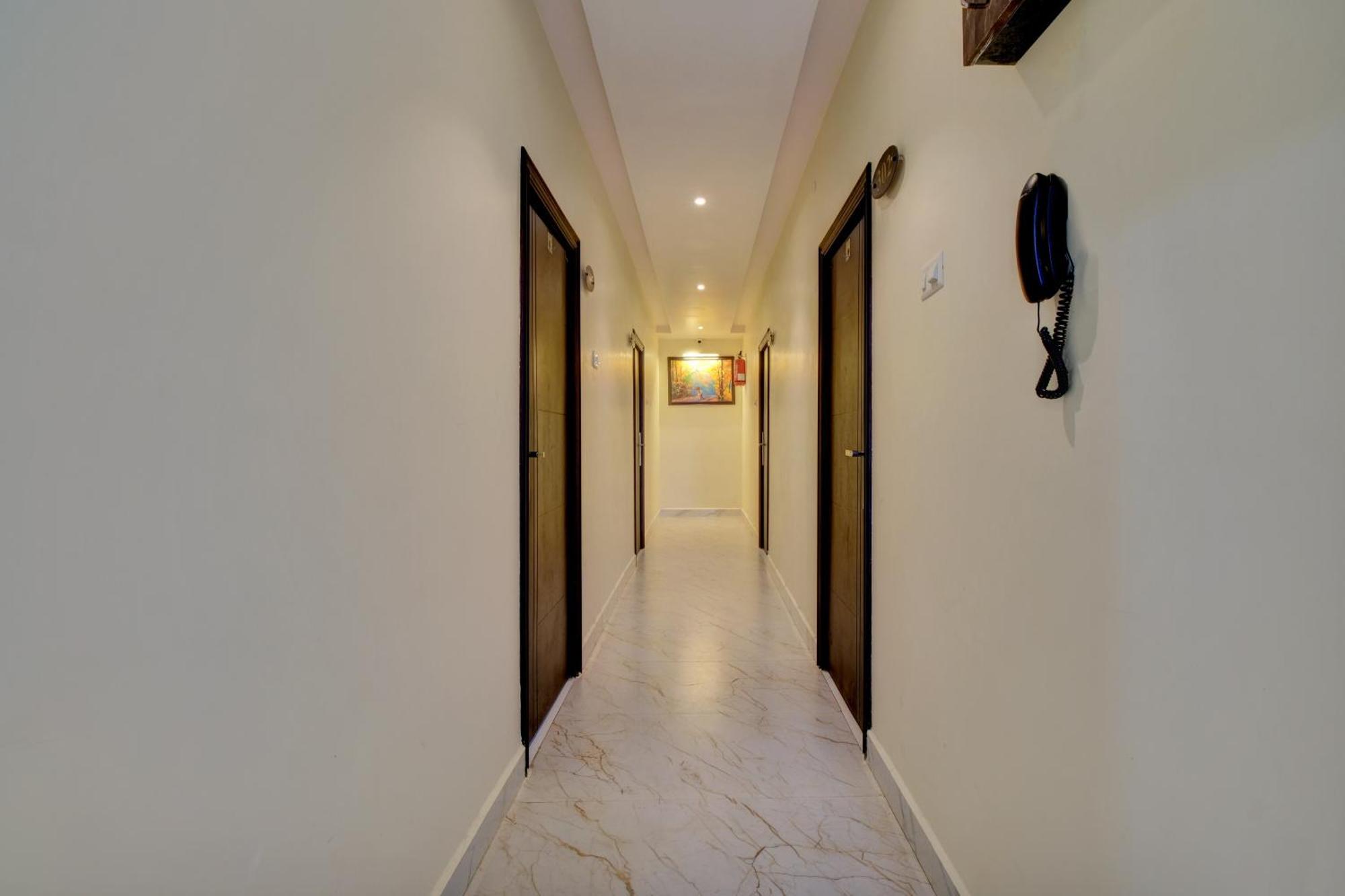 Collection O Hotel Mango Tree Khammam Esterno foto