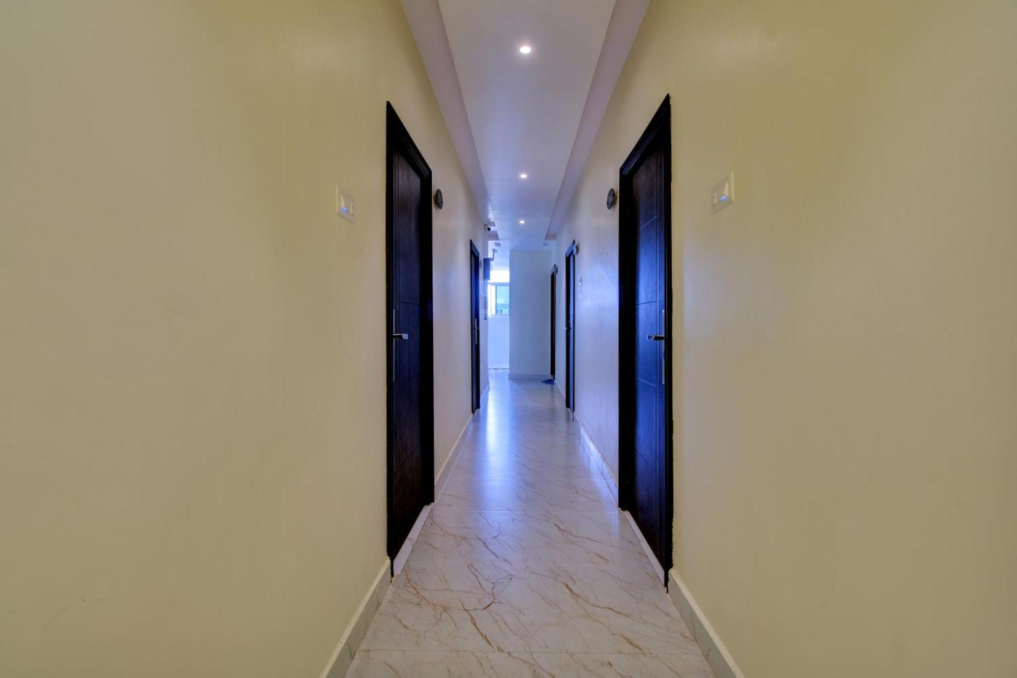 Collection O Hotel Mango Tree Khammam Esterno foto